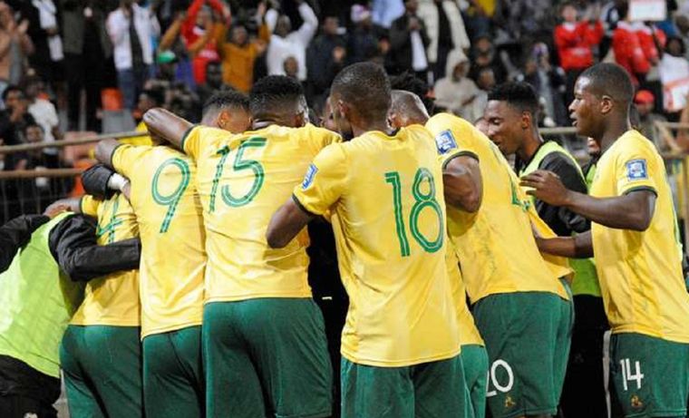 Los “Bafana Bafana” vencieron 3-0 a Ruanda y aprovecharon la caída de Benín ante Nigeria para sellar su clasificación.