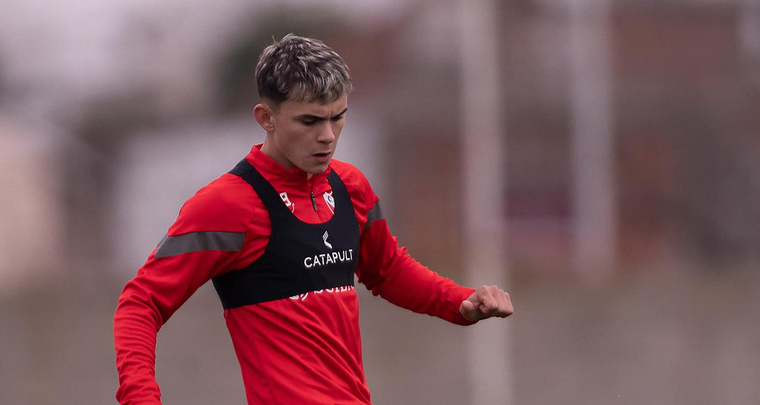 Santi López debe renovar su vínculo con Independiente. Foto: @santiiloopez11