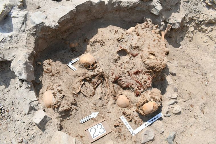 Los entierros revelan detalles sobre rituales funerarios, identidad cultural y episodios de violencia precolombina. Foto: Józef Szykulski