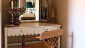 Diseñar un espacio que combine piezas de distintas épocas implica elegir las piezas que te agradan y quisieras tener en tu casa. Foto: Andrey Scheck Designs