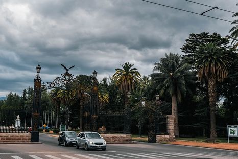 De acuerdo a los pronósticos oficiales, esta tarde volvería la inestabilidad tras la fuerte lluvia y tormenta de la noche del viernes en Mendoza.