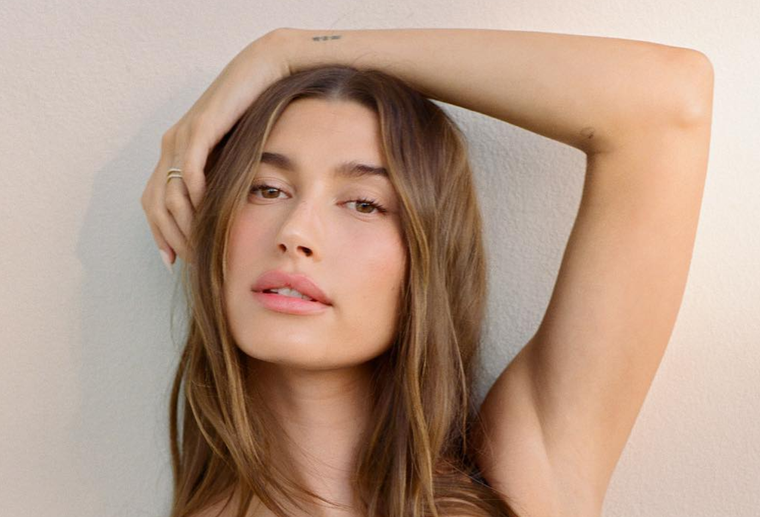 Hailey Bieber se ha destacado durante este 2022 por su estilo juvenil, casual y, a la vez, elegante. Foto: instagram: haileybieber