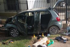 Las víctimas quedaron atrapadas en el auto Las víctimas quedaron atrapadas en el auto