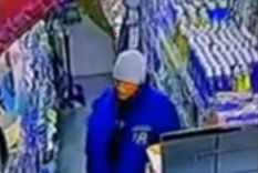 El hombre fue registrado por las cámaras de seguridad