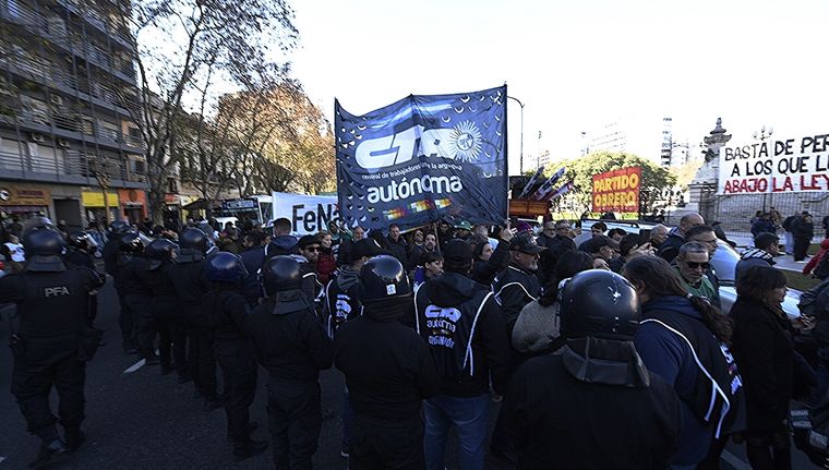 El Gobierno cuestionó el fallo de un juez que prohíbe quitarle los planes sociales a quienes corten calles Foto: Juan Mateo Aberastain Zubimendi/MDZ