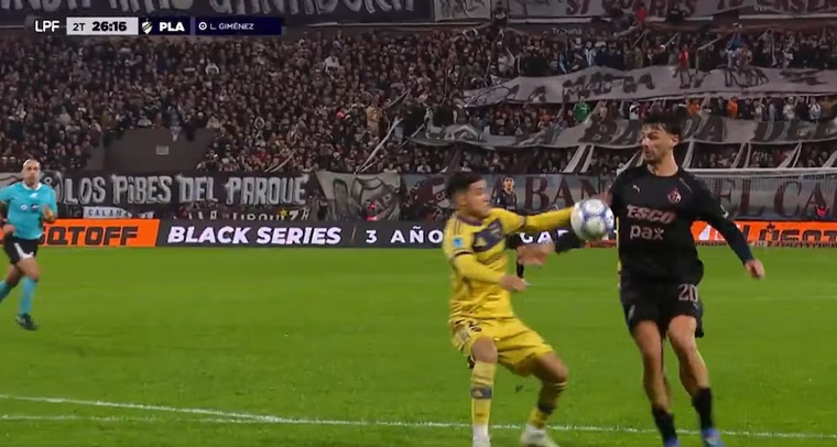 La jugada del gol anulado a Platense ante Boca generó mucha polémica y el VAR volvió a quedar en el centro de la escena.