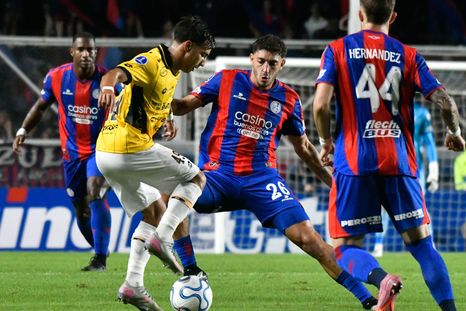 San Lorenzo le ganó a Deportivo Cuenca en el Nuevo Gasómetro. San Lorenzo le ganó a Deportivo Cuenca en el Nuevo Gasómetro.