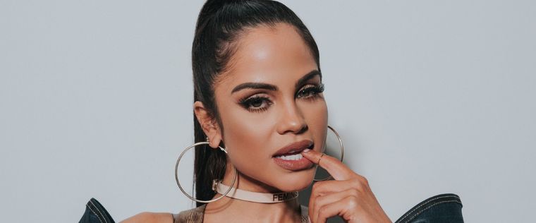 Natti Natasha brilla sobre el escenario. No sólo con su talento sino también con sus impactantes atuendos Foto: YouTube Music - Jodi Jones