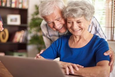 MDZol | La soledad y el aislamiento social son factores de riesgo clave para el desarrollo de estas condiciones en etapas posteriores de la vida. Foto: Freepik