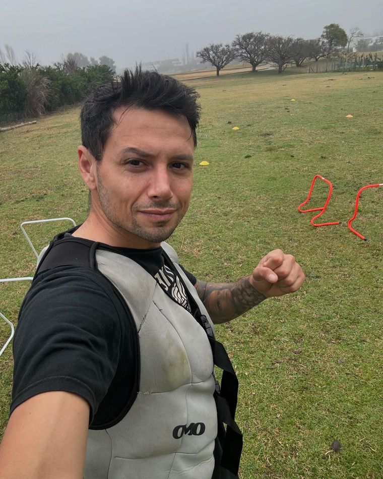 Mauro Zárate entrenando para la Copa Potrero. Foto: @oficialmaurozarate