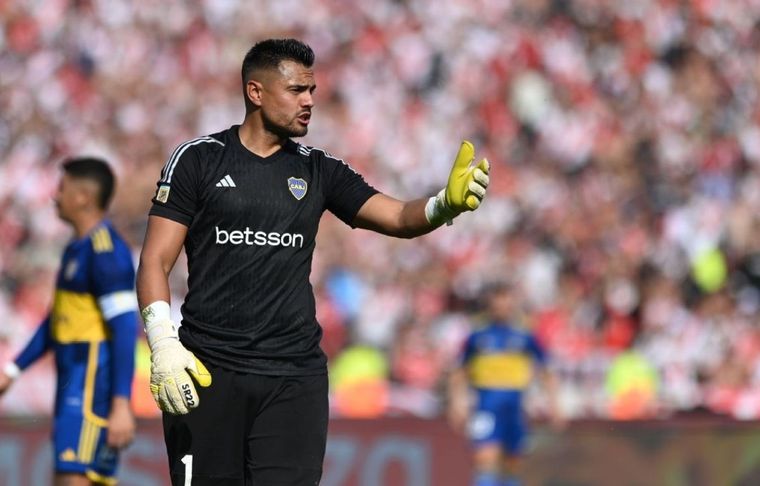 Chiquito Romero en el Superclásico por Copa de la Liga. Foto: EFE