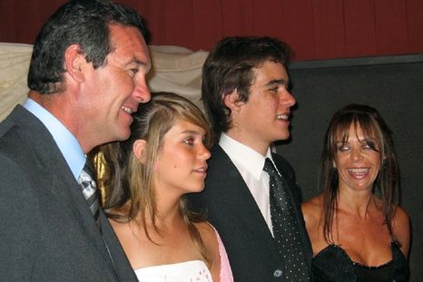 Nora Dalmasso junto a Marcelo, Valentina y Facundo Macarrón. Nora Dalmasso junto a Marcelo, Valentina y Facundo Macarrón.