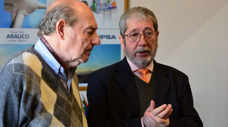 Dos de los geólogos que la vieron y avanzaron antes en la exploración del Sur mendocino. Foto: Gobierno de Mendoza