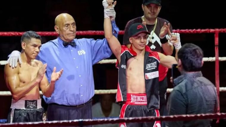 Gualpa fue boxeador y árbitro de boxeo, antes de llegar a la presidencia de la federación. Gualpa fue boxeador y árbitro de boxeo, antes de llegar a la presidencia de la federación.