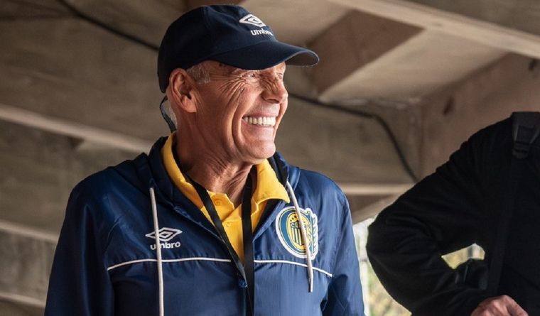 El DT sigue de cerca al paraguayo. Foto: Rosario Central