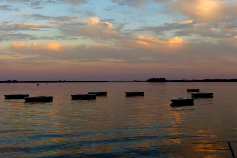 Cinco lagos de la provincia de Buenos Aires para disfrutar cuando sube la temperatura