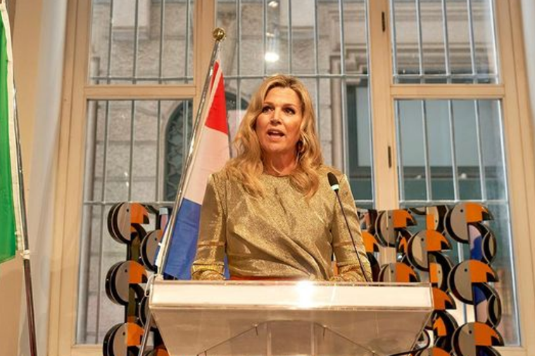 Este fue el increíble look de Máxima de los Países Bajos. Foto: INSTAGRAM @koninklijkhuis