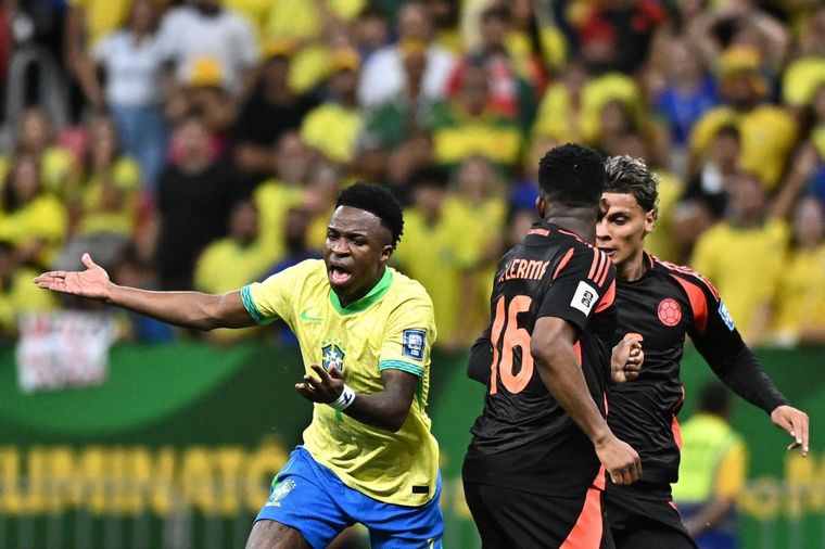 Vinicius le dio el triunfo a Brasil de manera agónica. Foto: EFE