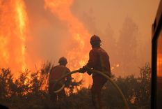 El incendio forestal tiene a Francia en vilo. Foto Efe El incendio forestal tiene a Francia en vilo. Foto Efe