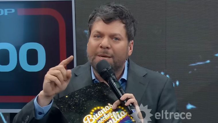 Guido Kaczka conduce Buenas noches, familia.