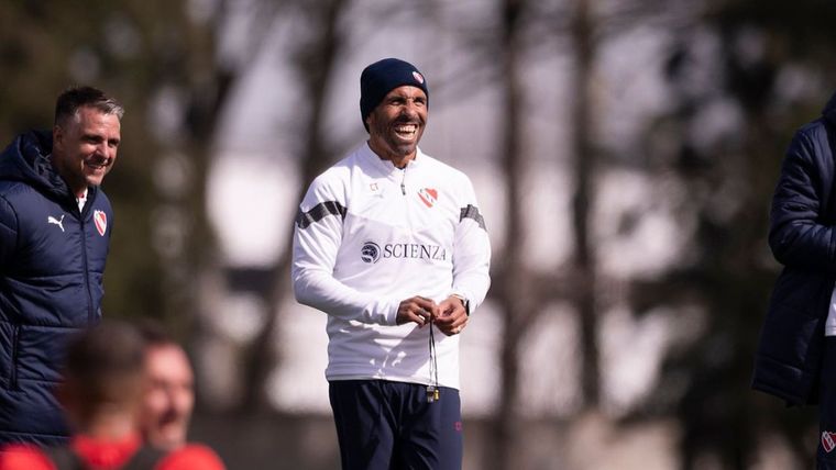 Tevez podría tener un refuerzo de lujo para el próximo campeonato. Foto: @independiente