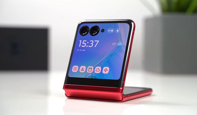 Con un diseño innovador, el Motorola Razr Ultra ofrece una experiencia que el iPhone 17 Pro no puede igualar. Con un diseño innovador, el Motorola Razr Ultra ofrece una experiencia que el iPhone 17 Pro no puede igualar.
