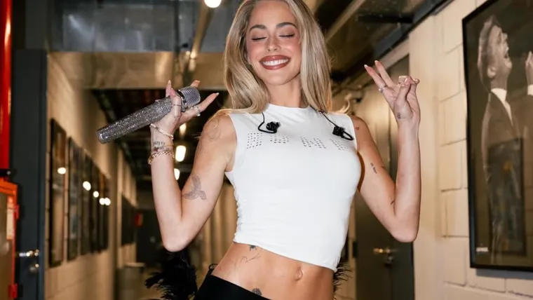 Mirá el look de Tini. Mirá el look de Tini.