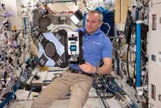 La falta de gravedad puede traer complicaciones para la musculatura de los astronautas. Foto: BBC Mundo