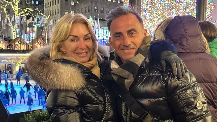 La conductora fue muy sincera respecto a su historia de amor con su marido. La conductora fue muy sincera respecto a su historia de amor con su marido. 