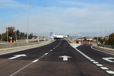 La ruta 82 cambió para siempre la fisonomía de Luján de Cuyo. La ruta 82 cambió para siempre la fisonomía de Luján de Cuyo.