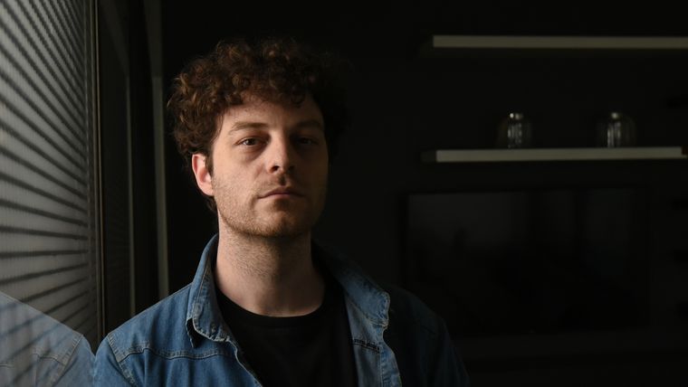 Exe Stocco le pondrá la voz al homenaje por los 40 años de Clics Modernos. Foto: Maximiliano Ríos / MDZ