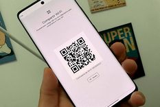 Un código QR permite compartir la red Wi-Fi sin escribir contraseñas largas ni cometer errores.