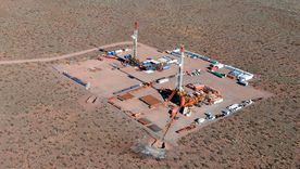 La compañía YPF informó que se completó la firma de la cesión de ese espacio y del bloque Manantiales Behr en Chubut. La compañía YPF informó que se completó la firma de la cesión de ese espacio y del bloque Manantiales Behr en Chubut.