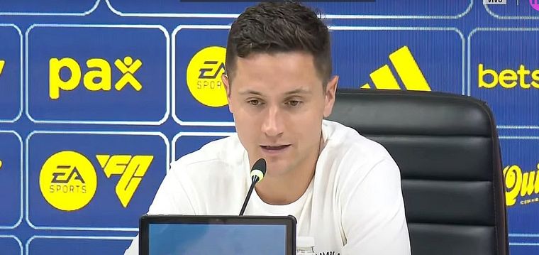 El vasco habló de todo y con mucha claridad en su presentación oficial como jugador xeneize. Foto: Prensa Boca Juniors