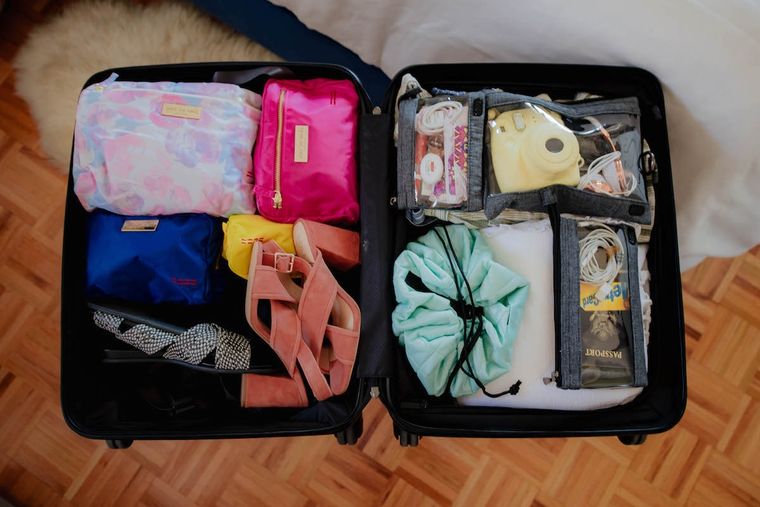 maleta Es fundamental aprovechar todos los espacios de la maleta. Foto: Katie´s Bliss (katiesbliss.com)
