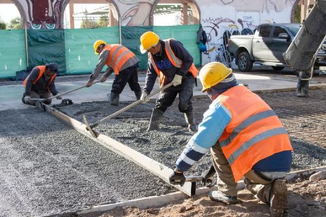 Avanza la obra en Godoy Cruz. Las canchas de pádel contarán con césped sintético, blindex, iluminación y gradas. Avanza la obra en Godoy Cruz. Las canchas de pádel contarán con césped sintético, blindex, iluminación y gradas.