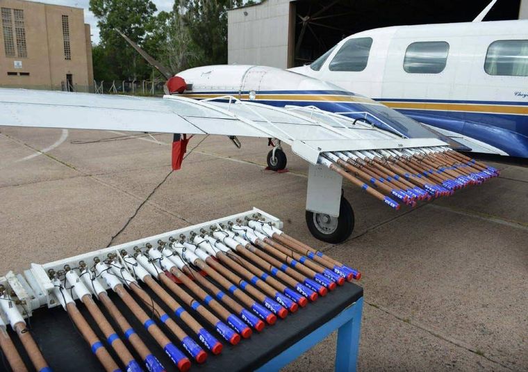 El Gobierno provincial brincará tres aviones, bengalas, cartuchos y asistencia técnica a la Municipalidad de San Rafael.