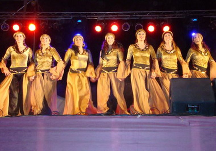 Show, color, comidas y alegría en Dorrego. Foto: Gentileza