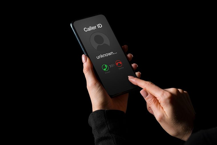 Mejor dejar sonar y no devolver llamadas: menos interacción, menos validación para estafadores. Mejor dejar sonar y no devolver llamadas: menos interacción, menos validación para estafadores.