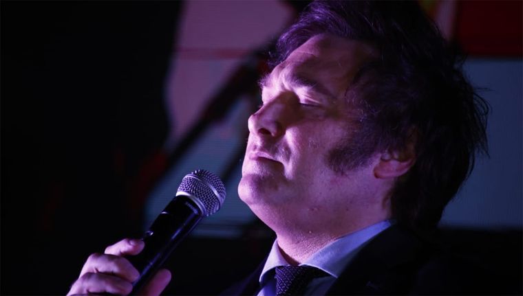 Milei ganó en el distrito único, con gran apoyo en las provincias. Pero no tiene capilaridad política. Foto: Pedro Ramos/MDZ