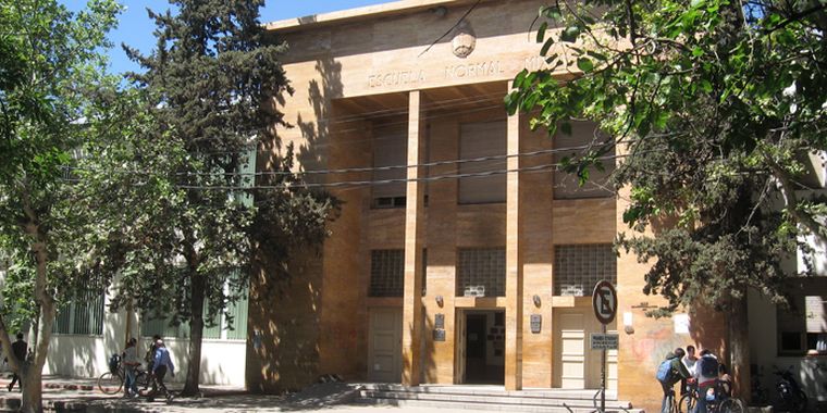 El refaccionado edificio de la Escuela Normal será sede de encuentro internacional Foto: Mediamza.com