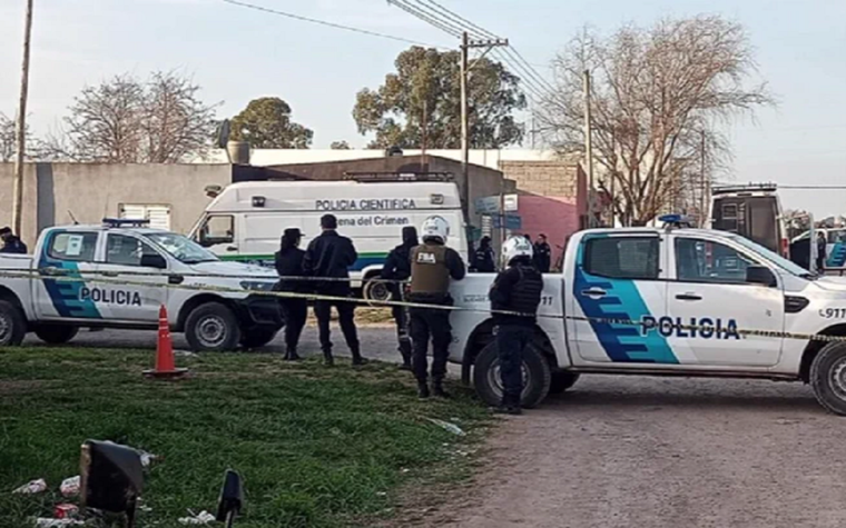 El despliegue policial tras los hallazgos Foto: Gentileza INFOCIELO