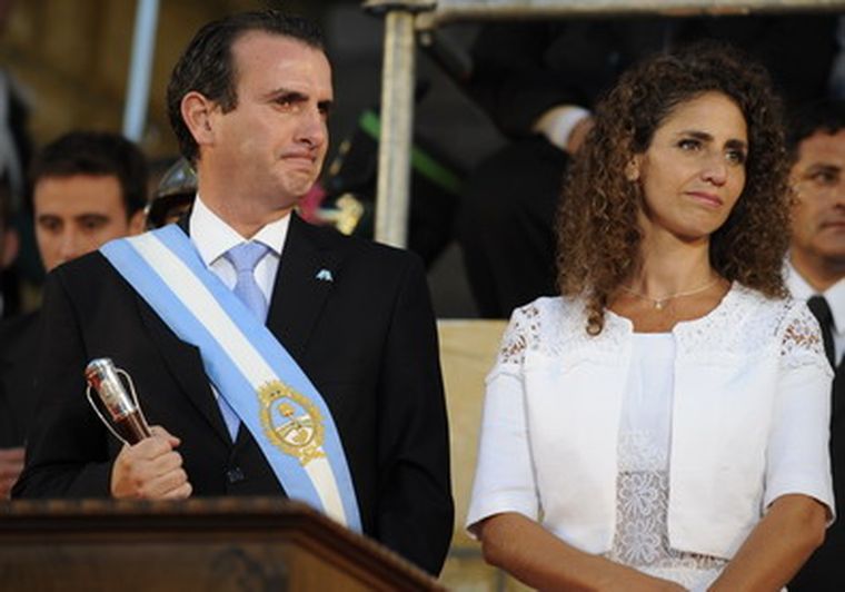 Paco Pérez y su esposa durante la asunción. Foto: Alf Ponce / MDZ