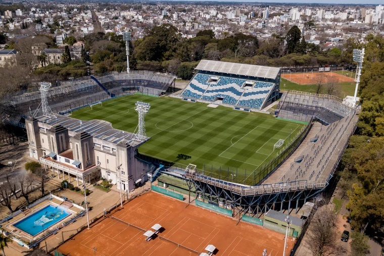 Bochorno en la Asamblea de Gimnasia: graves incidentes contra la Comisión Directiva. Foto: Prensa Gimnasia