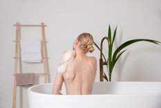 BAÑO Es muy común bañarse a diario Foto: FREEPIK