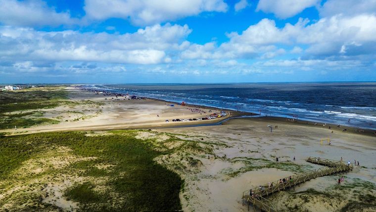 Cassino sorprende con la playa más larga del mundo y un ambiente costero amplio y sereno. Cassino sorprende con la playa más larga del mundo y un ambiente costero amplio y sereno.