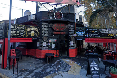 Se trata de un restaurante de la calle Warnes al 2700. Se trata de un restaurante de la calle Warnes al 2700.