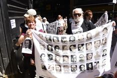 Plaza de Mayo gritó contra Javier Milei en el 50º aniversario del golde de Estado.