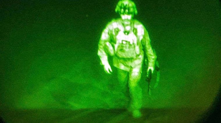 Chris Donahue abanona Afganistán. Foto: InfoBarcelona.