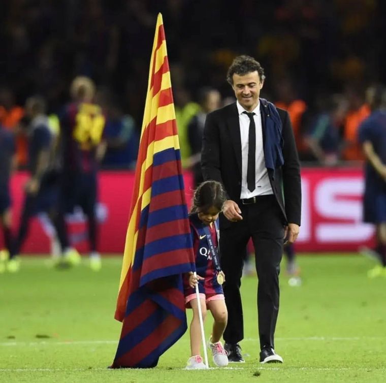 Luis Enrique y su hija Xana cuando DT dirigía al Barcelona.